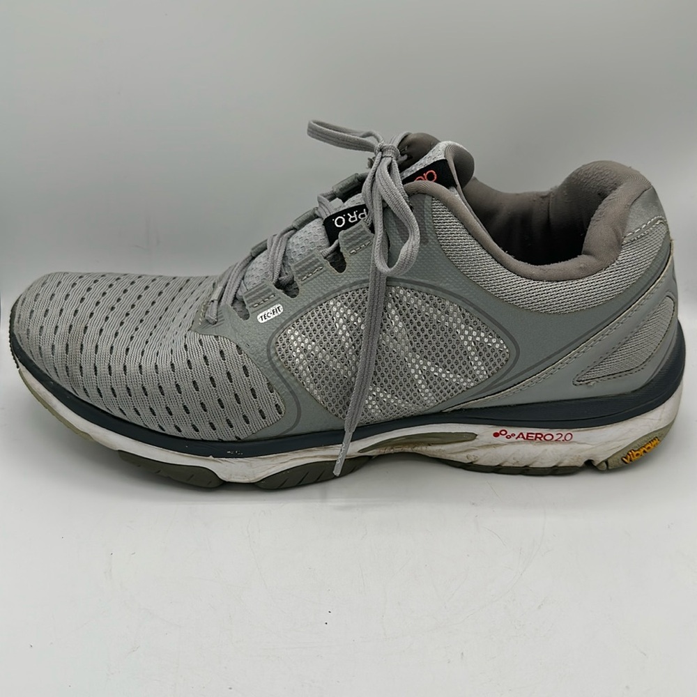 Abeo Aero 2.0 gray men’s athletic shoes, size 10